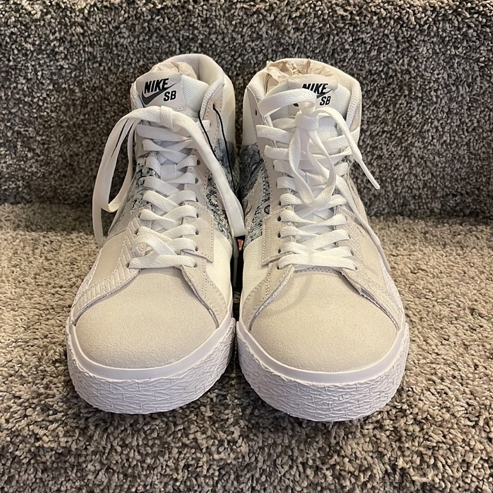 Nike Men’s High-Top Sneakers White with Gray Floral Accents - Picture 3 of 6